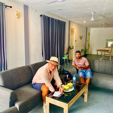Clove Beach Addu City Exterior foto